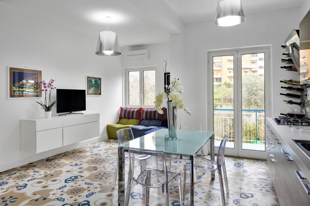 Caruso 2 By Villasandco Rentalsorrento Rum bild